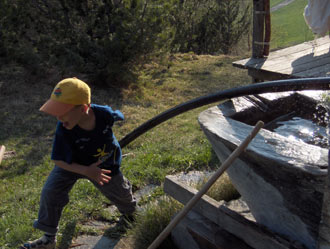 Wasserspiel im Mai